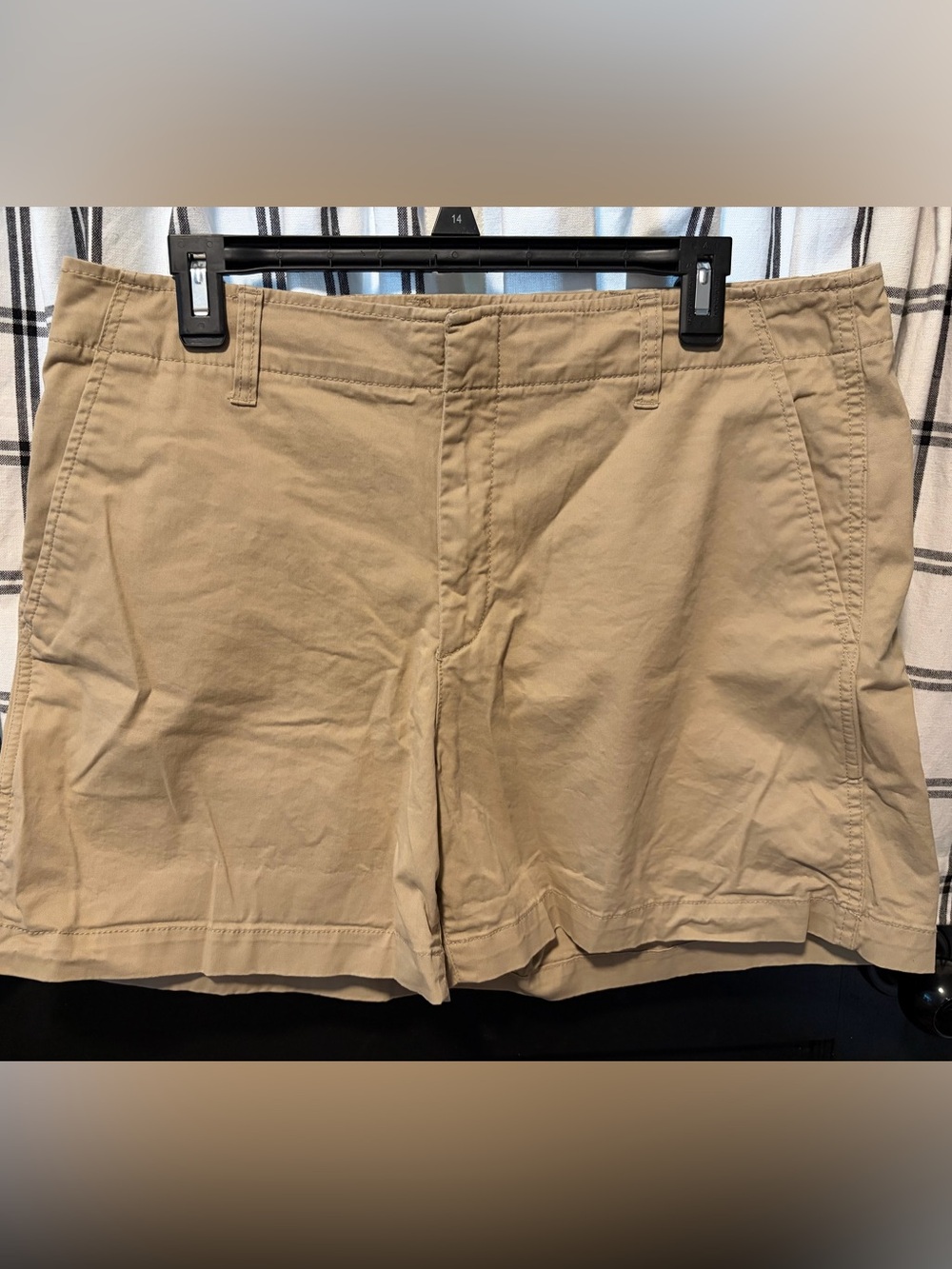 GAP Downtown Khaki Classic Women's Cotton Blend Khaki Shorts